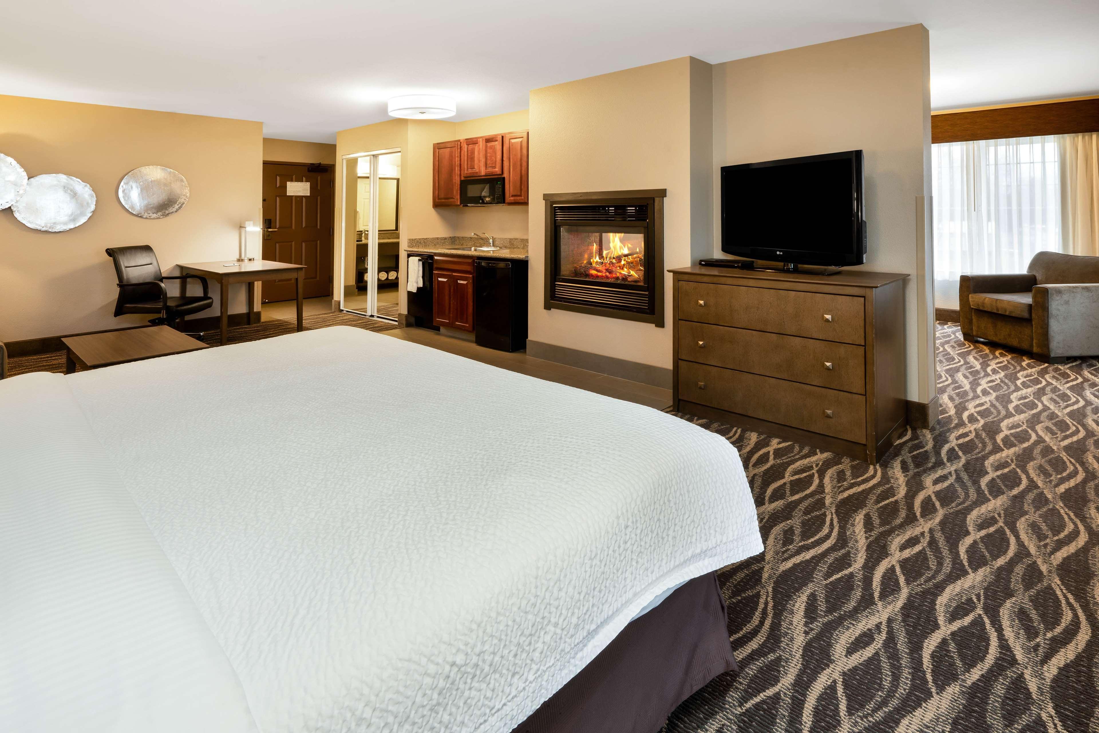 Best Western Plus Kalispell/Glacier Park West Hotel & Suites Exterior photo