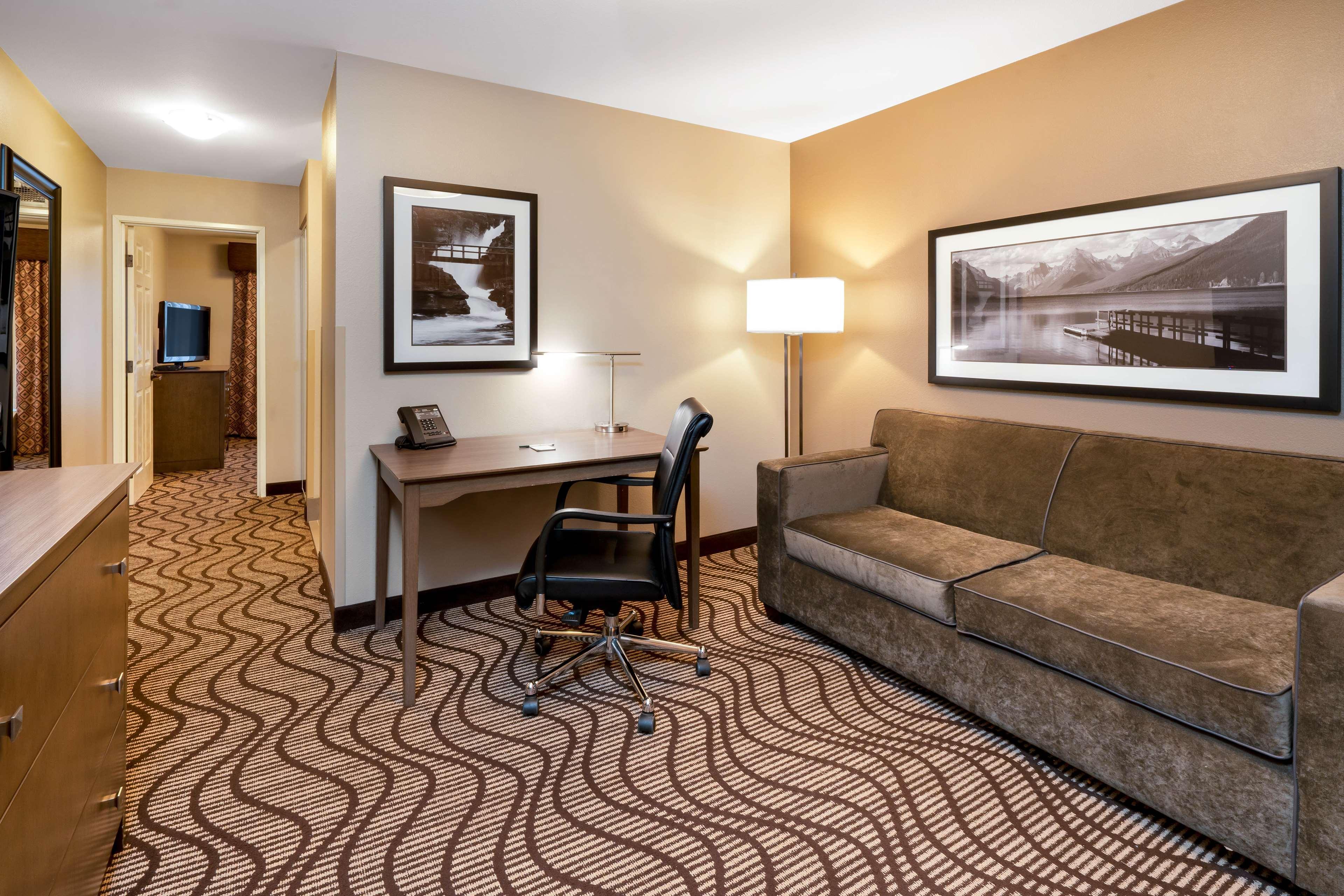 Best Western Plus Kalispell/Glacier Park West Hotel & Suites Exterior photo